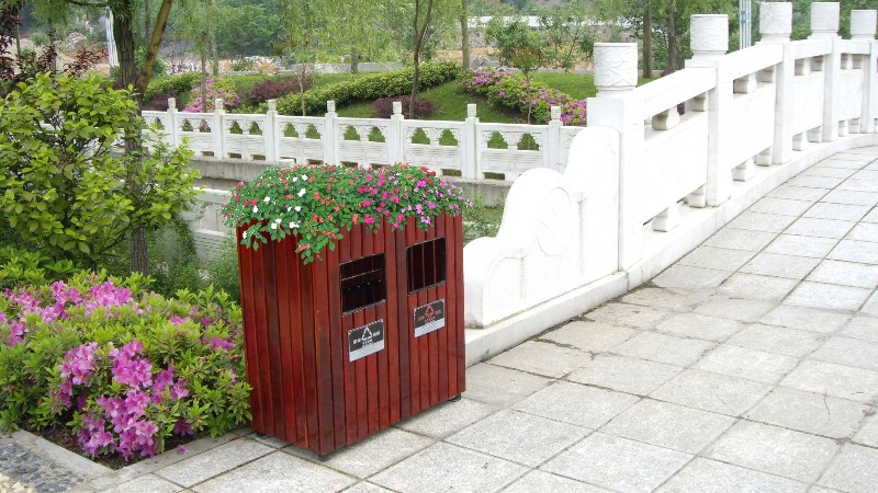 Y201带花盆钢木垃圾桶
